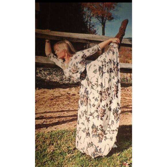 Free People First Kiss Maxi Dress Medium Sleeve Flowy Floral Scoop Neck White - Picture 1 of 16